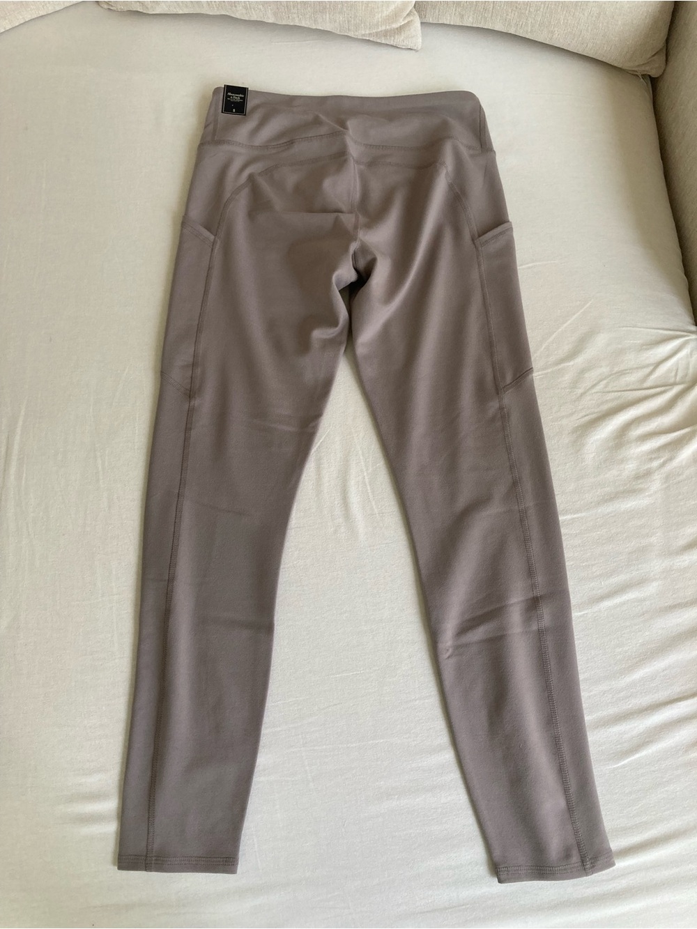 Abercrombie and Fitch soft pocket leggings size small 7/8 length - Picture 2 of 7